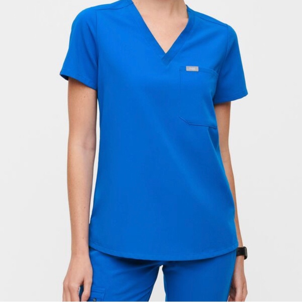 Figs scrub top